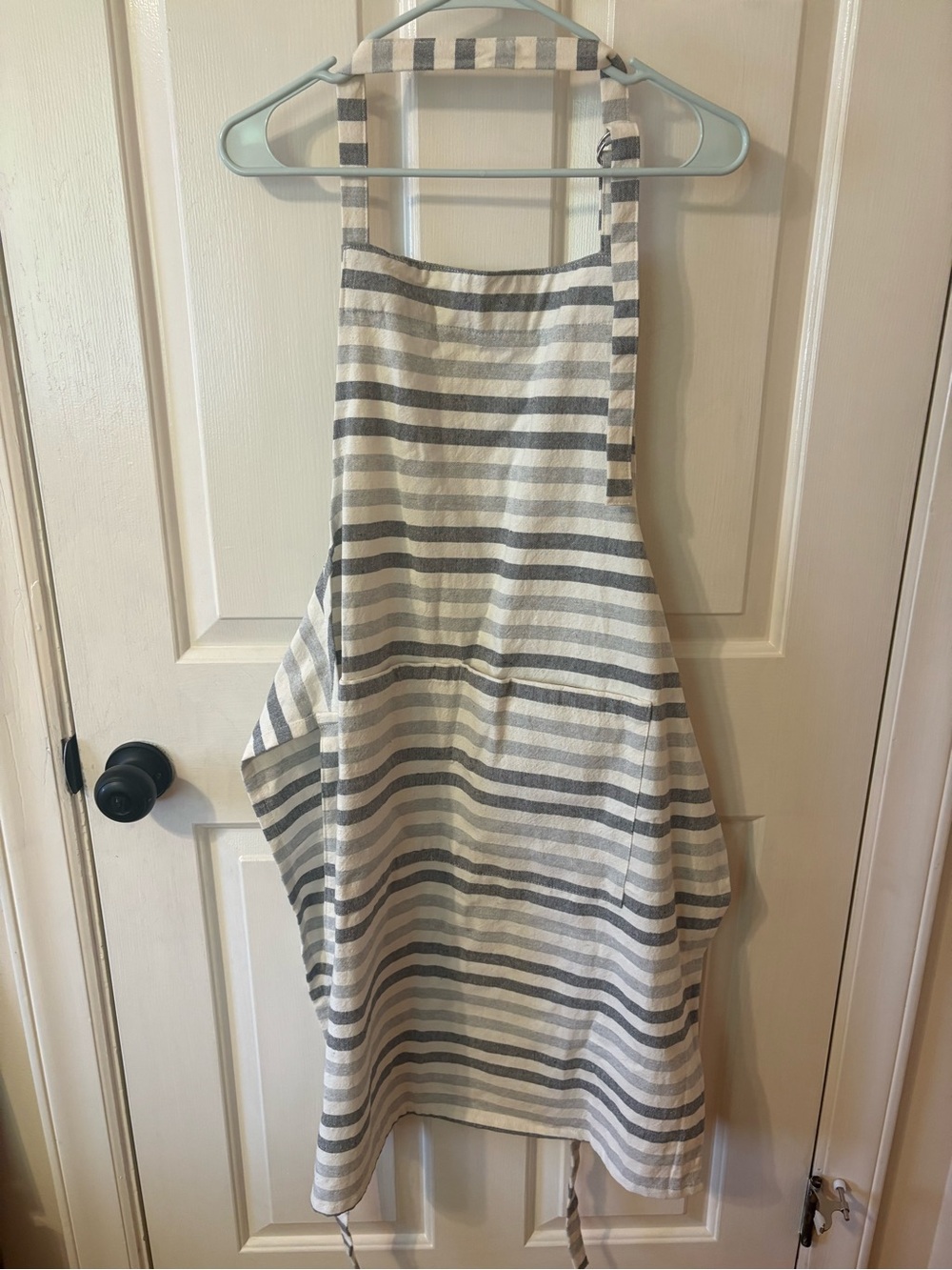 Striped Cooking Apron - Picture 3 of 5